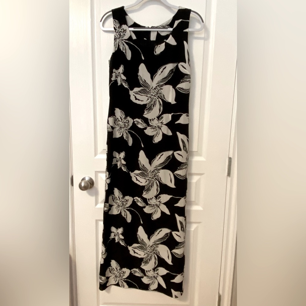 Black and White floral Shift Maxi Dress